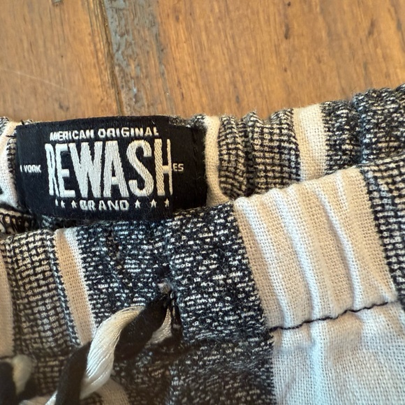 American Original Rewash black and white striped shorts. Excellent cond. Sz. L. - Picture 2 of 4